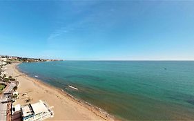 Olimpo - Fuengirola Beachfront Newly Renovated Apartment